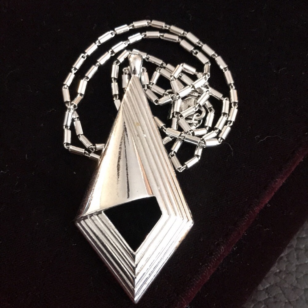 Monet Vintage 1980 modern necklace